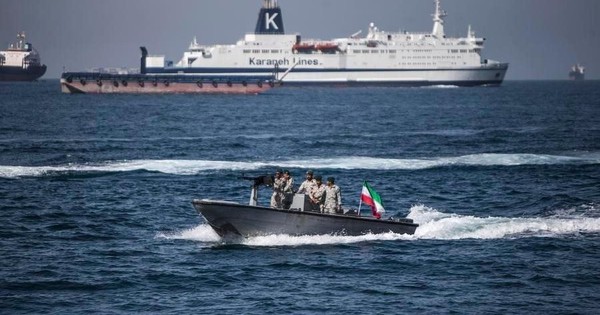 Ông Donald Trump muốn lập 'liên doanh' với Iran làm 1 việc tại eo biển Hormuz - có thể 'kiếm được rất nhiều tiền'