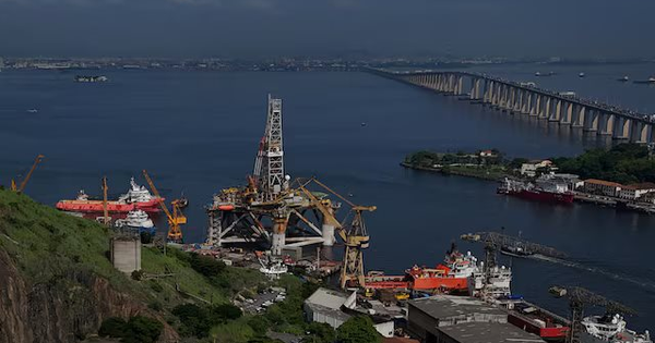 Không chỉ Nga hay Iran, Trung Quốc cũng đang mua dầu ồ ạt từ một quốc gia khác, chốt đơn 1,6 triệu thùng mỗi ngày khi nguồn cung từ Trung Đông vẫn gián đoạn