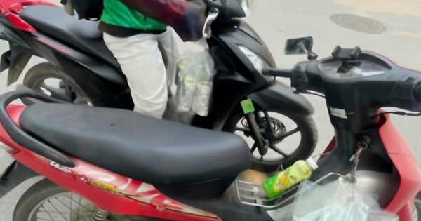 Nhóm học sinh tố shipper 