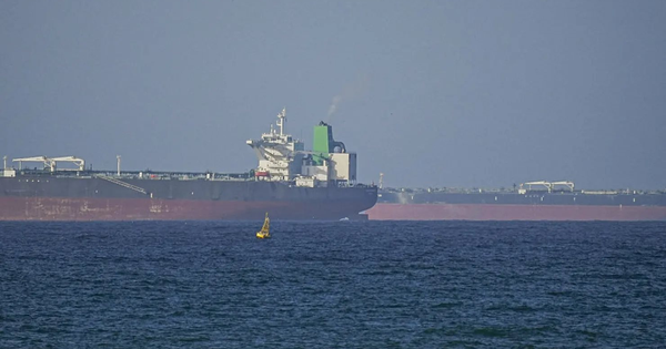 Hàng loạt hãng vận tải biển lớn nhất thế giới báo tin dữ từ Hormuz