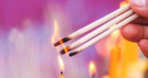 3 khung giờ nên thắp hương trong ngày