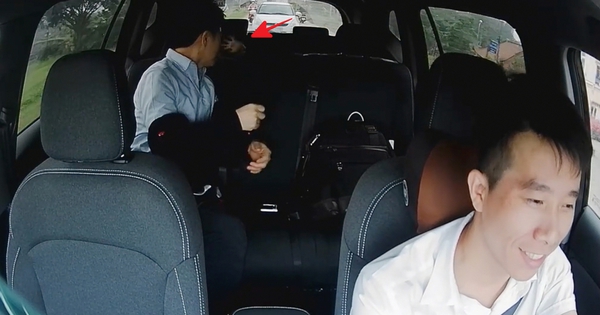 Hành động của nam hành khách khi phát hiện bé gái 5 tuổi trên taxi ở Hà Nội lên thẳng báo Hàn