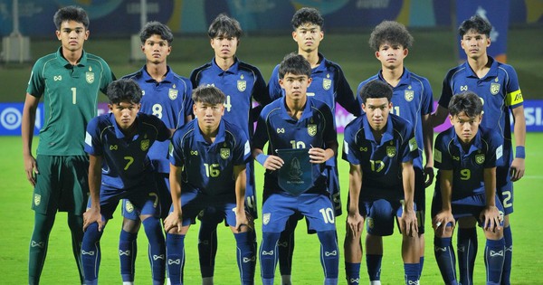 HLV Thái Lan buồn thiu, cất lời xin lỗi sau trận thua khiến lỡ tấm vé World Cup