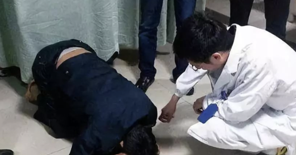 Bé gái 8 tuổi bất ngờ qua đời vì ung thư thận, cha bật khóc: Tất cả là tại tôi