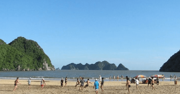 Ngoài Cát Cò, Cát Bà còn có 1 bãi biển rộng, nước êm, xa trung tâm: Nhiều người chưa biết tên