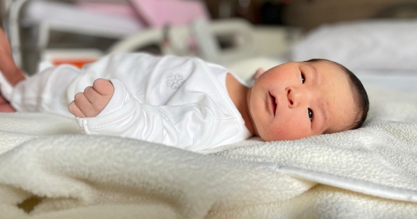 Một bà mẹ bàng hoàng khi biết mình có con đẻ vừa sinh năm ngoái mà không hề hay biết
