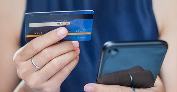 Công ty chuyển khoản hơn 2,8 tỷ đồng, ghi rõ là tiền lương nhưng sau đó yêu cầu cựu nhân viên phải trả lại: Cảnh sát khẳng định phía công ty làm đúng