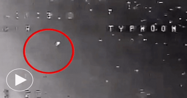 “UFO” xuất hiện giữa chiến sự Nga - Ukraine? Video từ drone quân sự gây tranh cãi toàn cầu