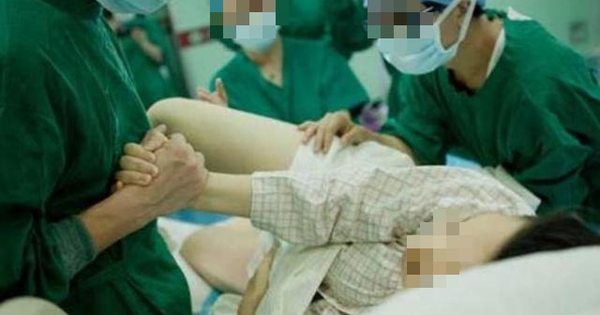 Cô gái 20 tuổi bất ngờ sinh bé gái 2,7kg sau một lần đau bụng: 