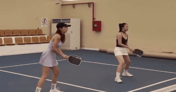 Vợ JustaTee chơi pickleball sau 2 tháng sinh con, bạn thân khuyên đừng đẻ nữa