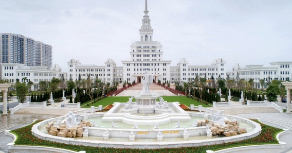 Trường đại học là 