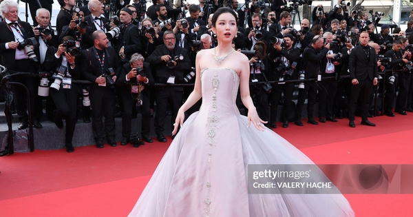 Mỹ nhân đẹp chấn động thế gian bùng nổ visual trên thảm đỏ Cannes, ngắm rồi mới biết thần tiên cổ tích là có thật