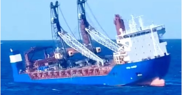 Tàu Ursa Major của Nga đã bị trúng ngư lôi Barracuda?