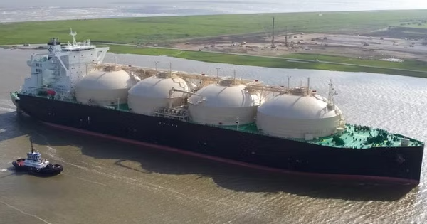 Báo cáo tiết lộ EU mua khối lượng LNG kỷ lục từ Nga