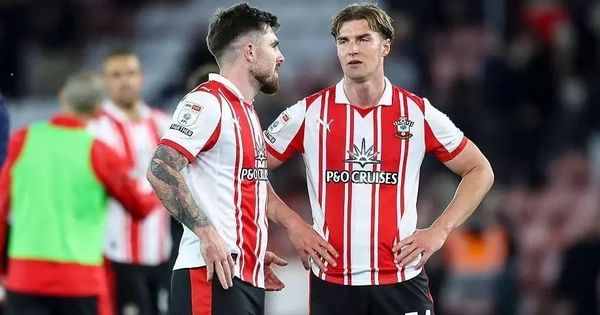 Đội bóng đối diện nguy cơ không thể lên hạng Premier League vì... do thám đối thủ