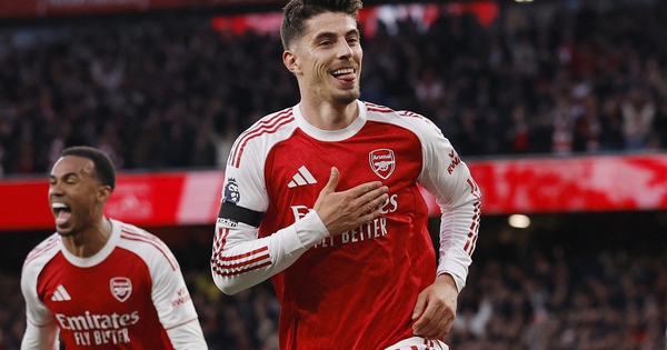 Arsenal thắng Burnley 1-0, tiến gần chức vô địch Ngoại Hạng Anh