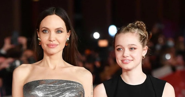 Con gái Angelina Jolie 