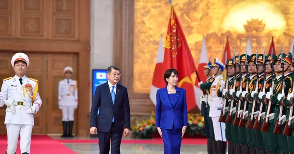 Thủ tướng Lê Minh Hưng chủ trì lễ đón chính thức Thủ tướng Nhật Bản Takaichi Sanae
