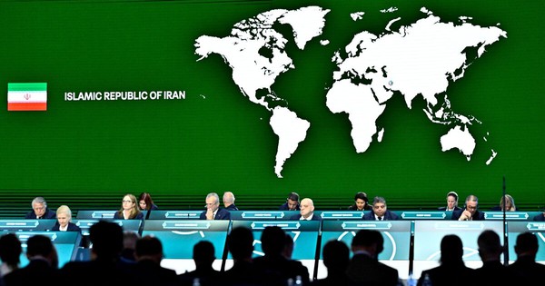 Bị thẩm vấn 3 giờ ở sân bay, quan chức Iran bỏ về, từ chối dự Đại hội FIFA