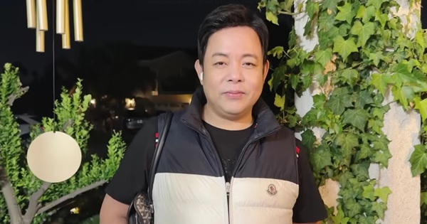 Nam ca sĩ đến nhà một nữ nghệ sĩ: 