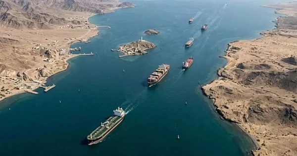 Iran siết phong toả eo biển Hormuz, 20.000 thuỷ thủ rơi vào thế 'tiến thoái lưỡng nan'
