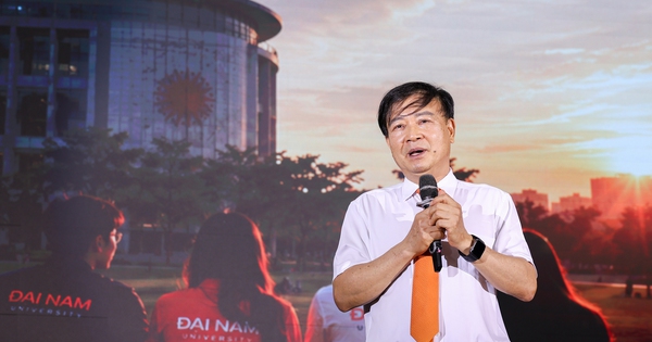 TS Lê Đắc Sơn: Hạnh phúc bền vững của người trẻ không đến từ một tấm bằng đẹp