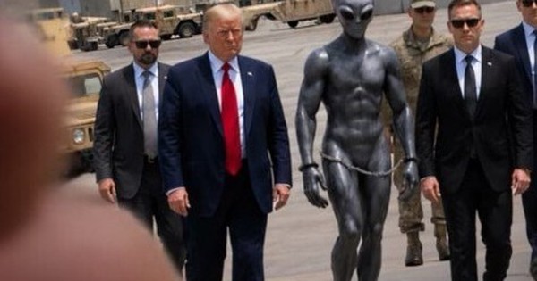 Sau hồ sơ UFO của Bộ Chiến tranh Mỹ, ông Trump bất ngờ đăng ảnh “người ngoài hành tinh”: Thực hư ra sao?