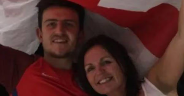 Mẹ Harry Maguire phẫn nộ tột cùng khi con trai bị loại khỏi tuyển Anh dự World Cup 2026, nói thẳng 2 điều với HLV trưởng