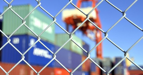 Hungary khôi phục lệnh cấm nhập khẩu thực phẩm từ Ukraine