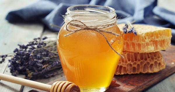 Vì sao mật ong có thể để hàng nghìn năm mà không hỏng?
