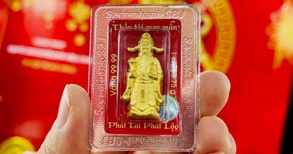 Giá vàng giảm thủng đáy, chuyên gia dự báo bất ngờ