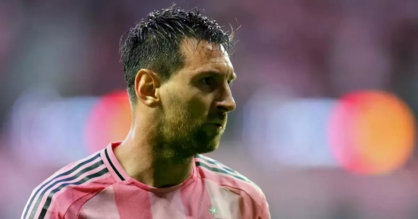 Messi bỏ dở trận đấu vì chấn thương, tuyển Argentina lo sốt vó trước thềm World Cup
