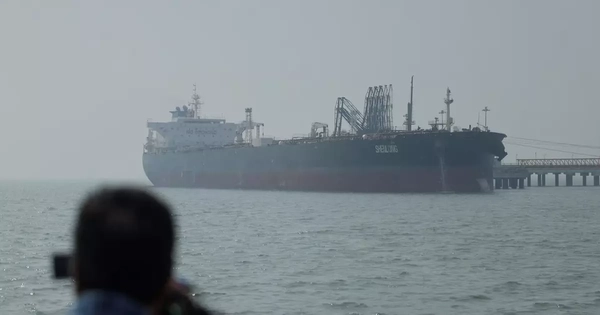 Vì sao giá dầu khó quay về mức trước chiến tranh dù eo biển Hormuz được gỡ phong tỏa?