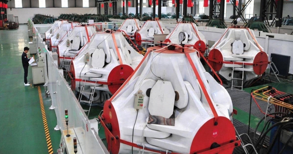 Phát hiện 1 nhà máy vận hành gần 300 cỗ máy, sản xuất hơn 40.000 carat kim cương/tháng, giá bán chỉ bằng 1/10 hàng tự nhiên
