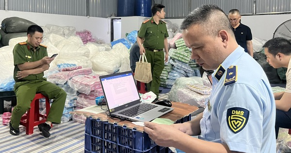 Khám xét, bắt tạm giam nữ chủ xưởng sản xuất băng vệ sinh