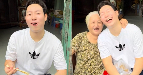 Khách Hàn đứng hình với món bánh “không mặc áo”, nếm xong liền phong là 