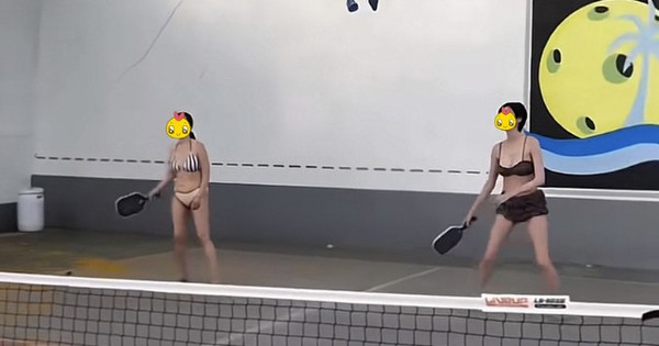 Xôn xao clip 2 cô gái mặc bikini đánh pickleball giữa ngày nắng nóng: Phản ứng của người xem trái ngược
