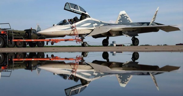 Lại nóng sức mạnh Su-57D