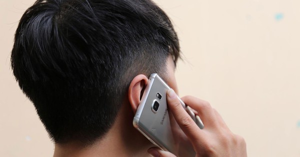 Bán sạch trâu bò giúp anh trai “tìm con”, đôi vợ chồng vùng cao bật khóc sau một cuộc điện thoại từ Hà Nội