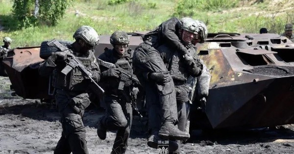 Ukraine có thể mất 100.000 quân nếu cố giữ Sloviansk-Kramatorsk