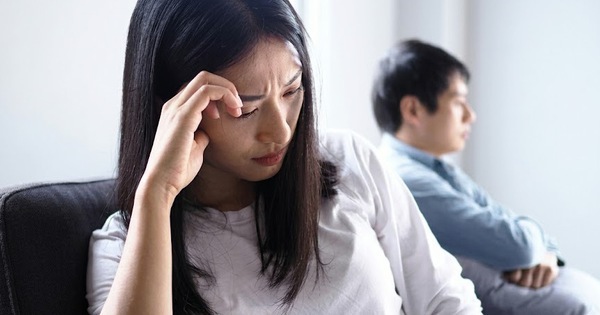 Rút cạn tiền tiết kiệm mua đất, chồng âm thầm để mẹ đứng tên sổ đỏ và pha 