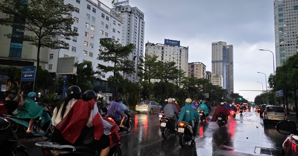 Hà Nội mưa rồi!