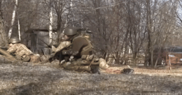 TST: Đấu súng dữ dội ở Ukraine, tàu Nga ập vào giữa 