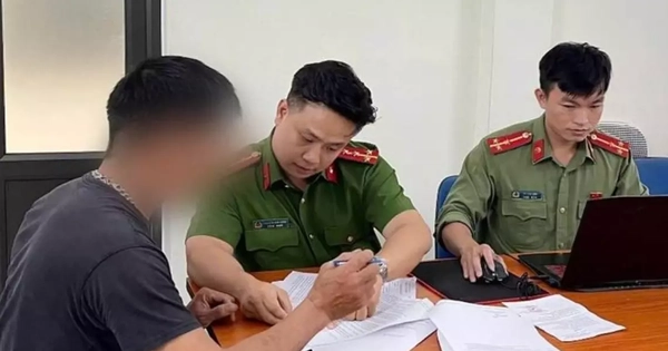 Xử phạt Facebooker thường xuyên chia sẻ bài viết của Lê Trung Khoa