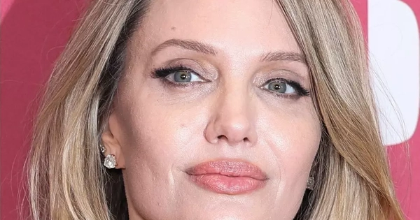 Brad Pitt giành lại lợi thế từ Angelina Jolie