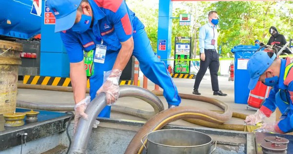 Xăng sinh học E10 tại Việt Nam được phối trộn và kiểm định như thế nào?