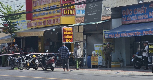 Cướp tiệm vàng ở TPHCM, camera ghi lại cảnh dùng búa gây án: Bắt giữ 6 nghi phạm