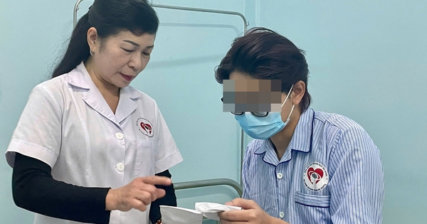 Kiệt sức tuổi 30: Đêm uống thuốc ngủ, ngày gồng mình vì KPI