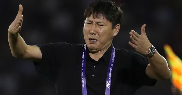 Tuyển Việt Nam rơi vào thế khó chưa từng có, nguy cơ thiệt quân ở ASEAN Cup vì giải châu Á