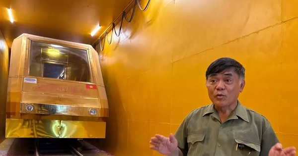 Tàu điện dát vàng thử nghiệm chạy ngầm tại Hà Nội